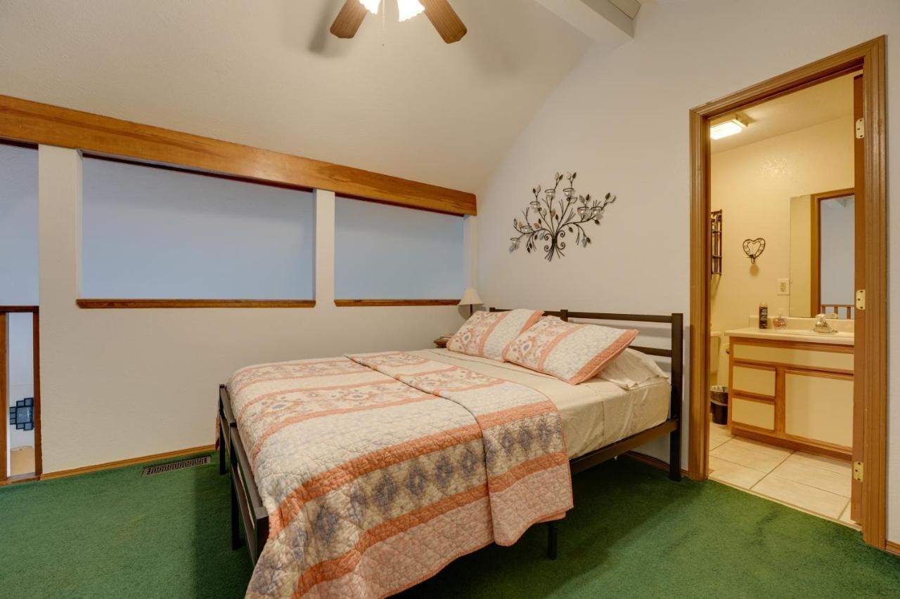 Condo With Balcony And Grill 3 Mi To Moonshine Beach! Μπράνσον Εξωτερικό φωτογραφία